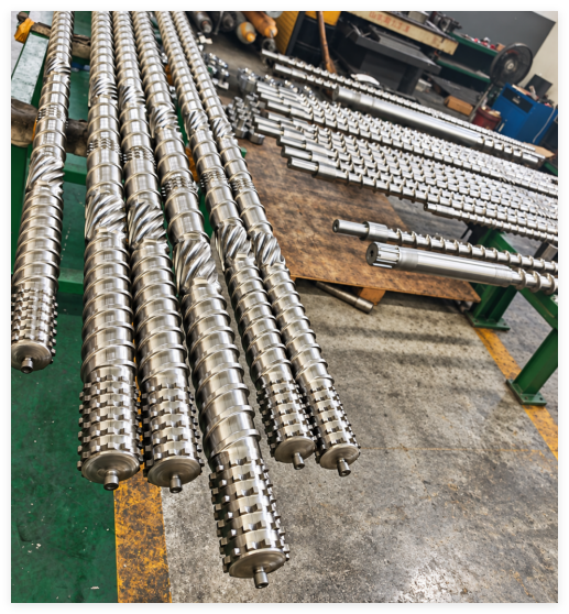 Finished extrusion screws in the workshop. Visual reference only; final PPR configuration should be selected from the line data