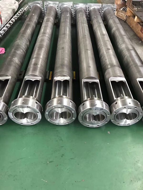 Machine interfaces and barrel openings of twin screw barrel, vary even within the same general product family